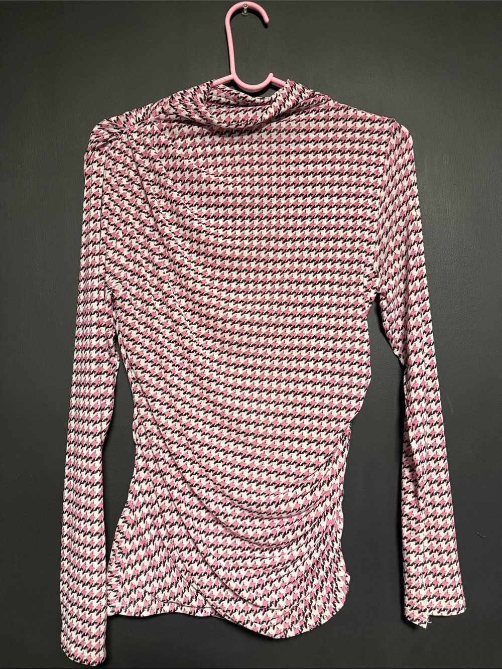 White House Black Market Pink and Black Houndstooth Long-Sleeve Mock Neck Top - Picture 1 of 4